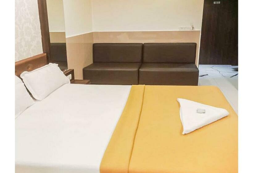 Отель Gurukripa Nx Lodging By Wb Inn