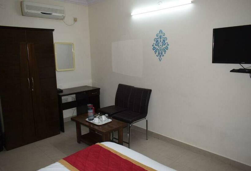 בית מלון כפרי Ivory Elite One