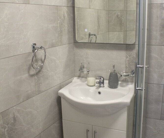 Charming Accommodation Close To Birmingham