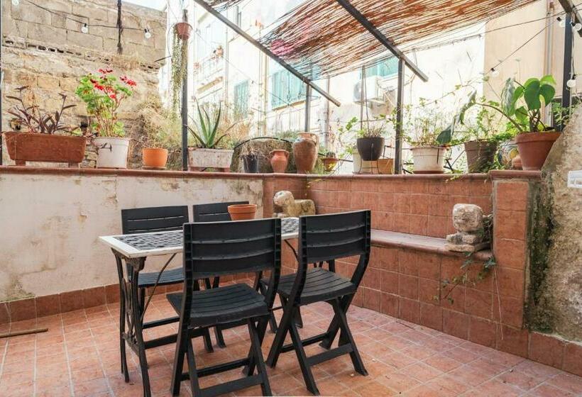 Appartamento In Pieno Centro Storico Con Terrazzo “o’vicariello”