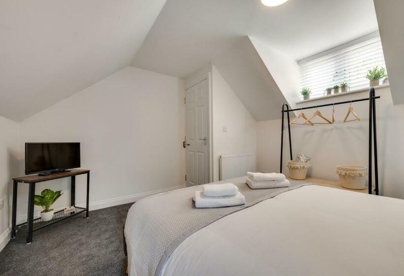 Ellerby Lane House