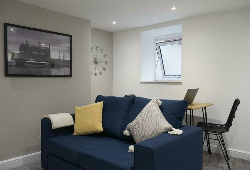 K Suites Wellington Street 3