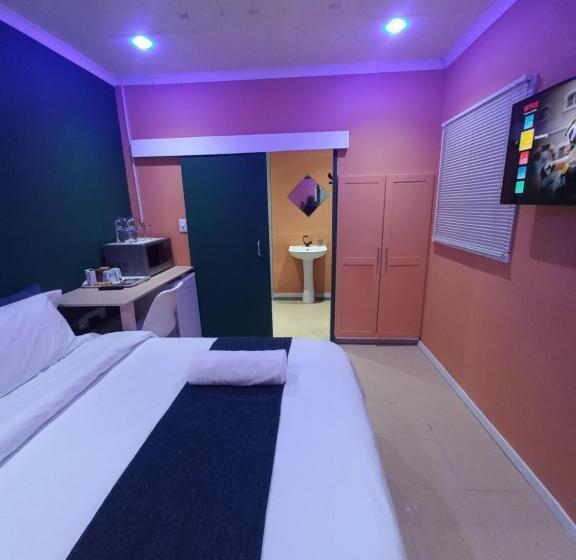 ペンション 28 At Van Den Bos International Guesthouse