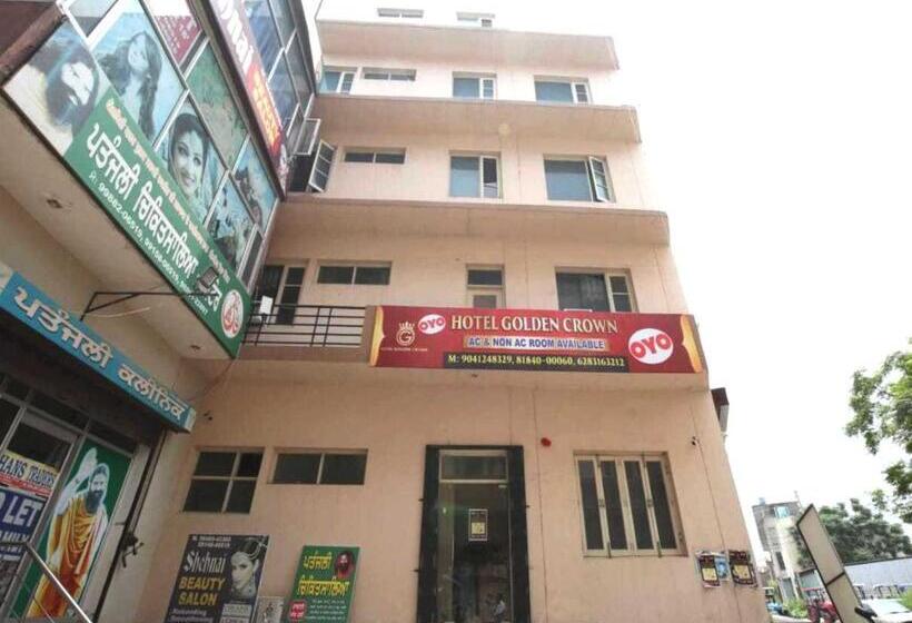 ホテル Golden Crown