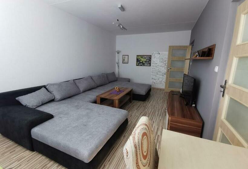 Zvolen Apartment /3 Izbový Byt