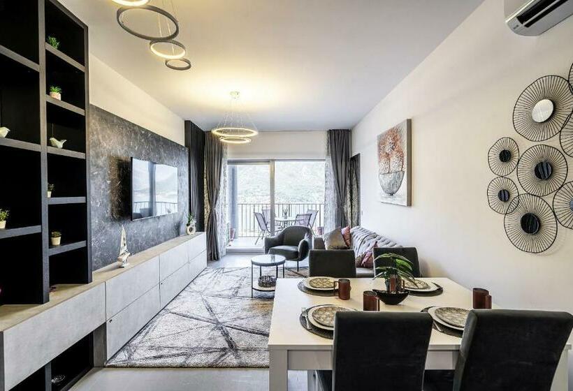 Apartment 14 With Amazing Sea View