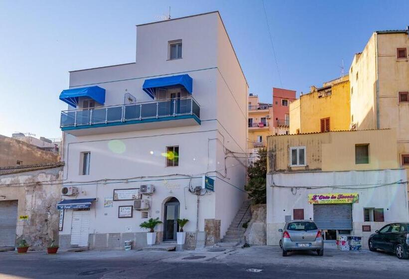 تختخواب و صبحانه Vittoria Luxury Rooms