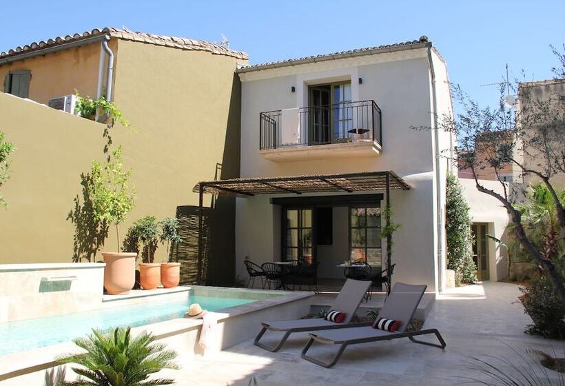 پانسیون Marcelle En Camargue