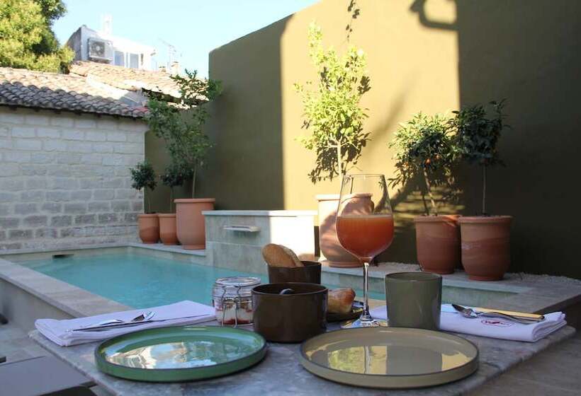 پانسیون Marcelle En Camargue