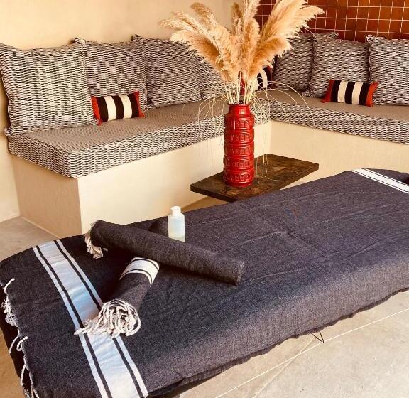 پانسیون Marcelle En Camargue