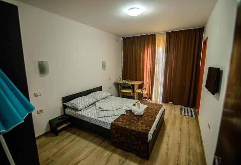 بنسيون Vila Onasis