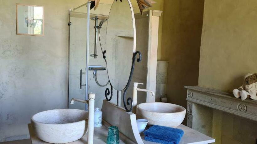 مبيت وإفطار La Réserve De Rilhat