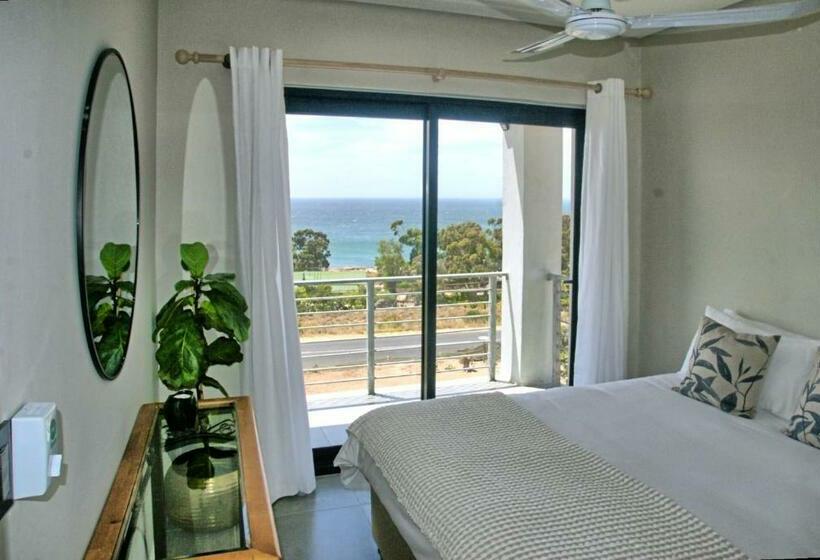 Grietas Villa