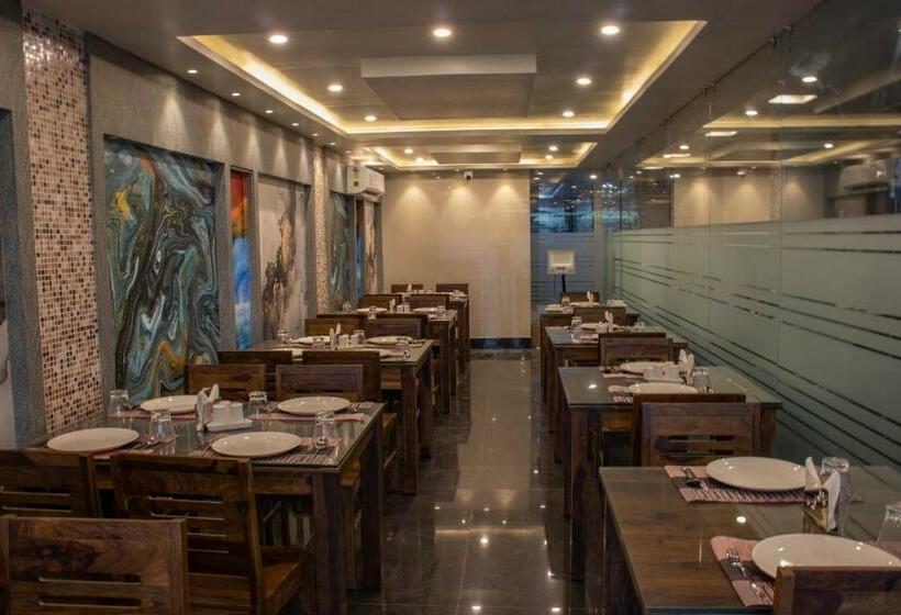 酒店 Anandaloke Residency