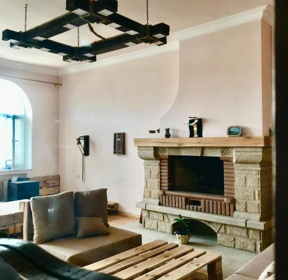 پانسیون Najaryan’s Family Guest House