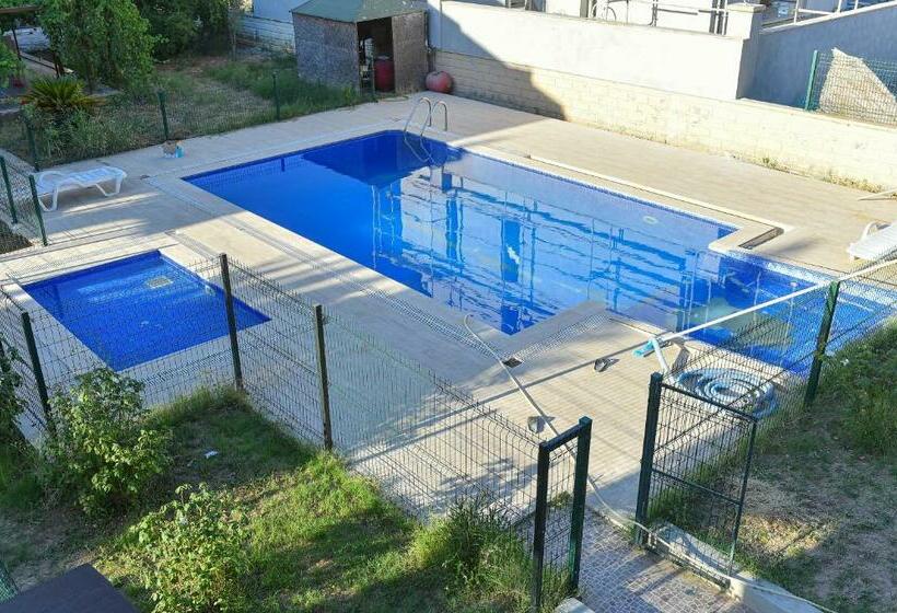 Vi̇lla Alp S Tri̇plex Lagoon Havuz Olanaği Sunan