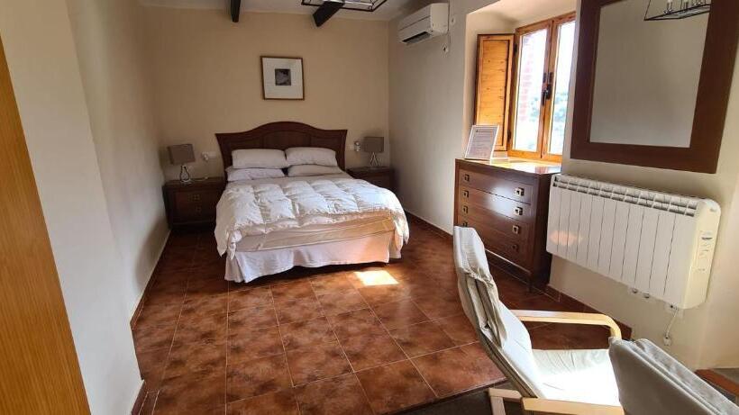 مبيت وإفطار Casa El Castano