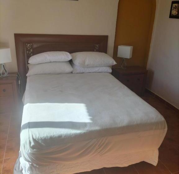مبيت وإفطار Casa El Castano