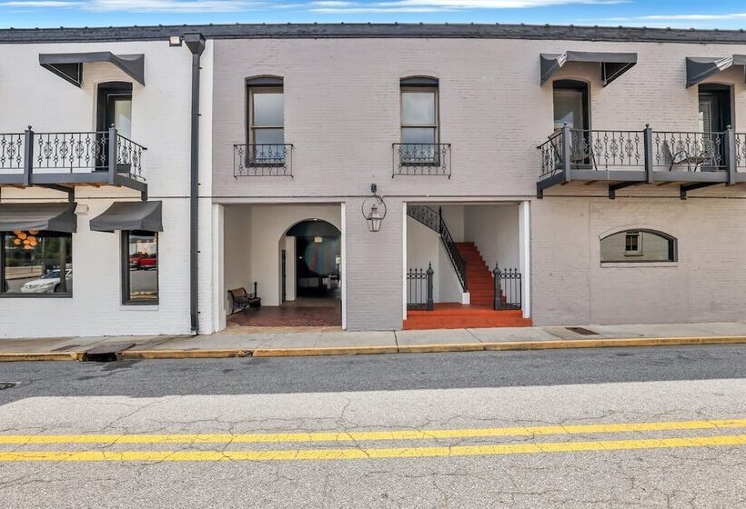 Eagle S Nest   Spacious Loft Downtown   Near Gsu