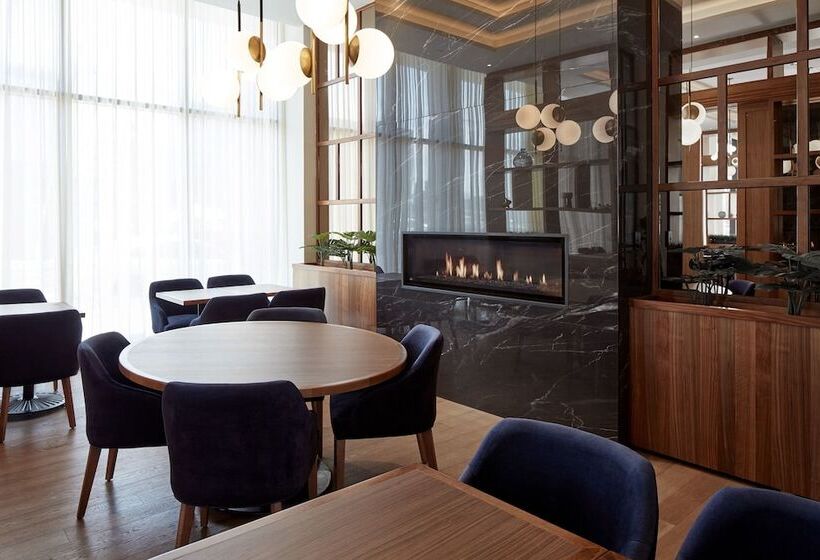 هتل Courtyard By Marriott Montreal Midtown