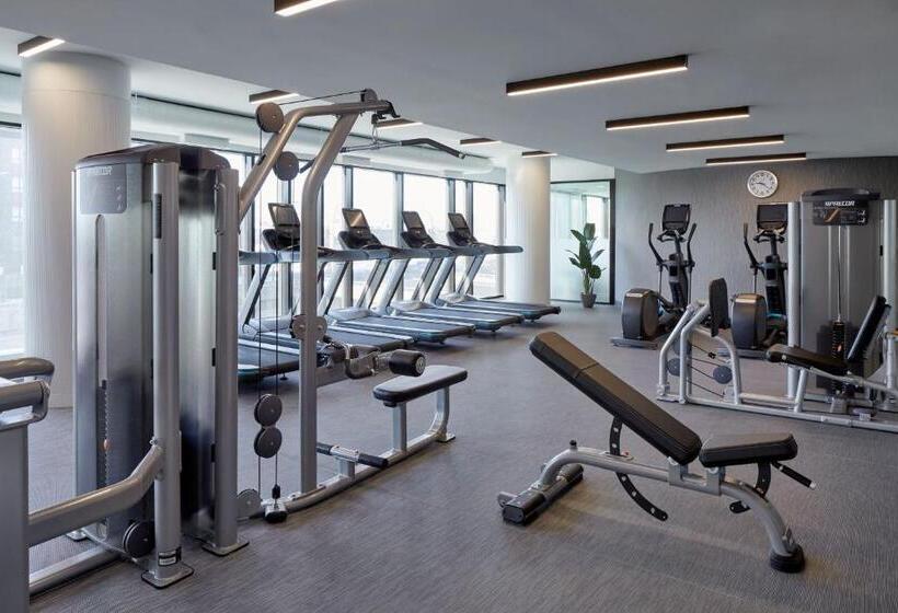 هتل Courtyard By Marriott Montreal Midtown