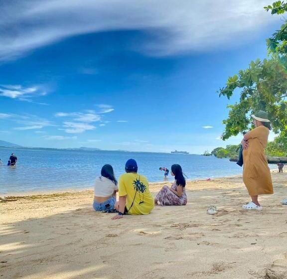펜션 Calatagan S Bahay Kubo   With Beach Access