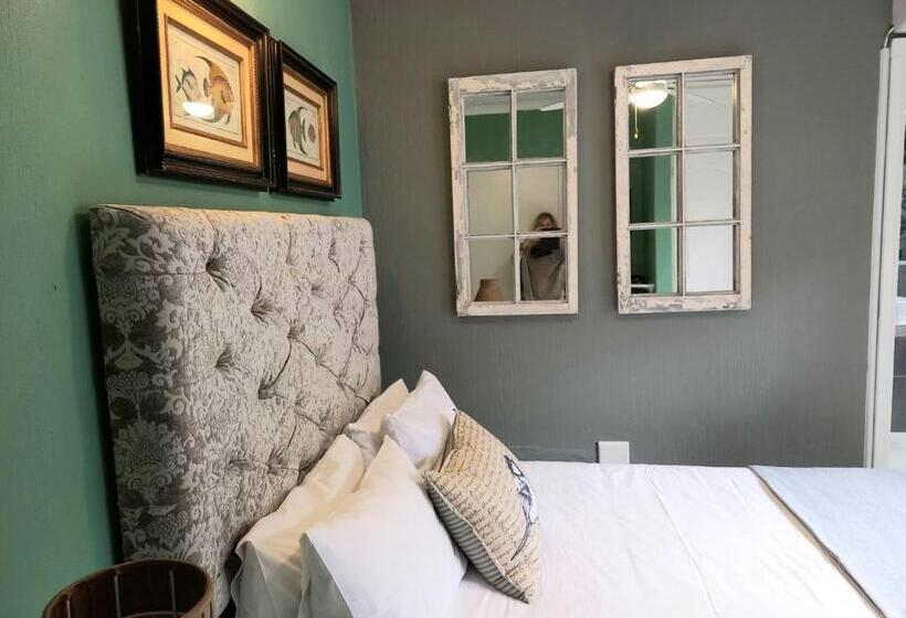 Пансион Driftwood Suite, Villa Roc Guesthouse, Salt Rock Ballito, No Loadshedding