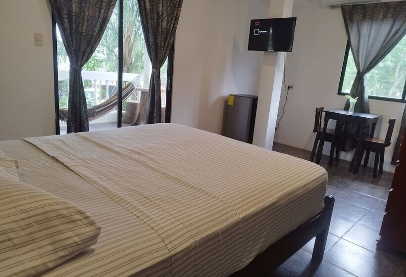 پانسیون Palmendros Hosteria