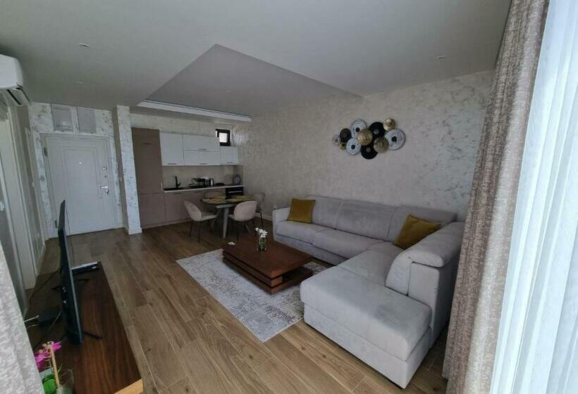 Premonte Apt. No:15