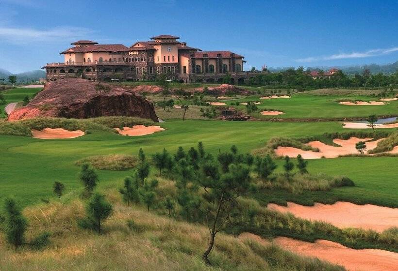 Sheraton Qingyuan Lion Lake Resort