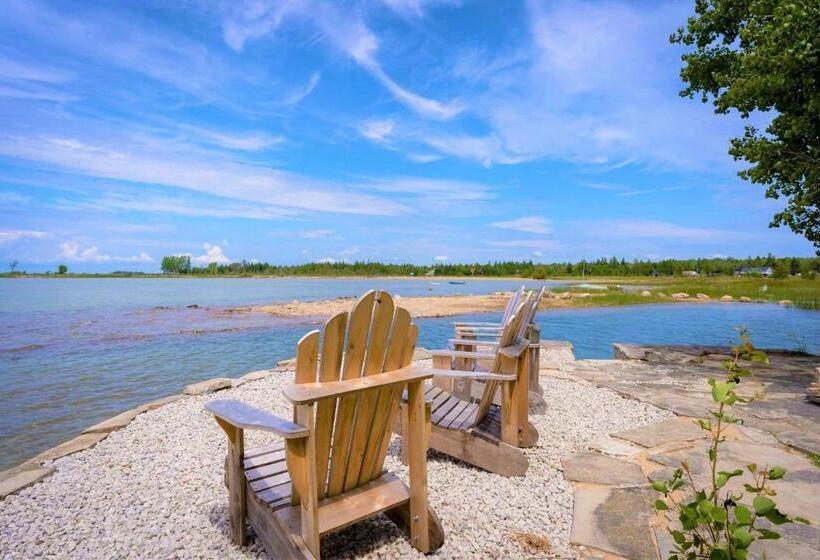 הוסטל Somewhere In Time   Retro Spacious Cottage With Private Sandy Beach