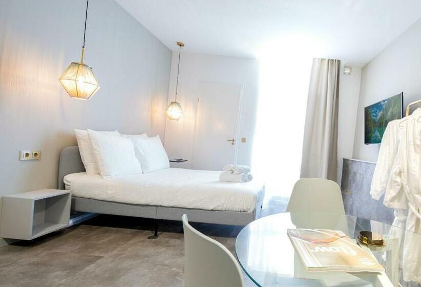 تختخواب و صبحانه The Den Newly Build Apartment 7 Minutes From Rotterdam City Central Station App2