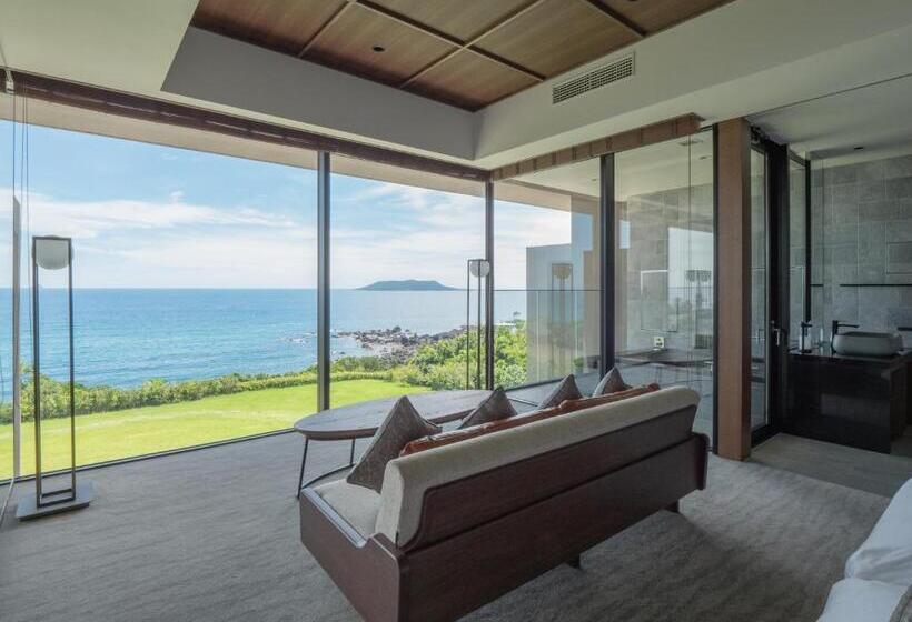 Otel Goto Retreat By Onko Chishin