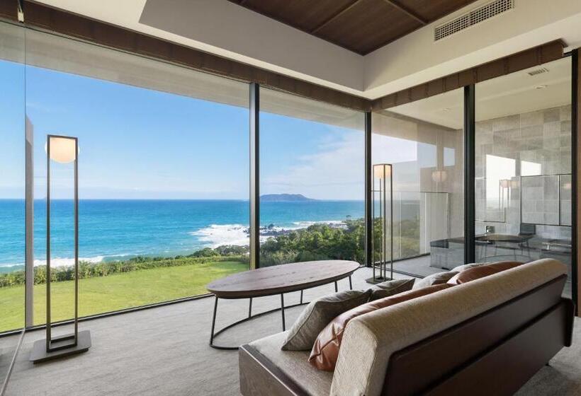 Otel Goto Retreat By Onko Chishin
