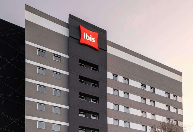 Отель Ibis Botucatu
