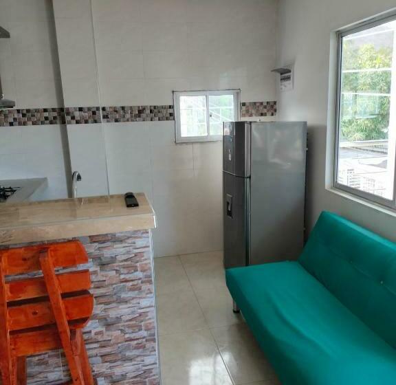 پانسیون Habitaciones Y Apartamento Fania