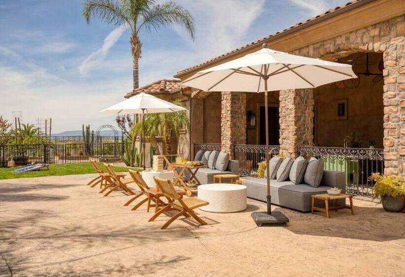 Sky Lantern By Avantstay Stunning Oasis W/ Pool, Hot Tubs, Volley Ball Court & Home Office!