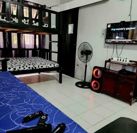 Пансион Casita Mia Guest House For 9pax With Wifi, Netflix, Youtube, Karaoke, Can Cook And Bbq