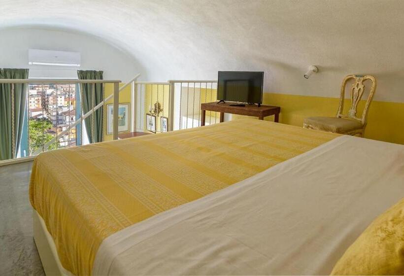 پانسیون Suites Luisa Sanfelice