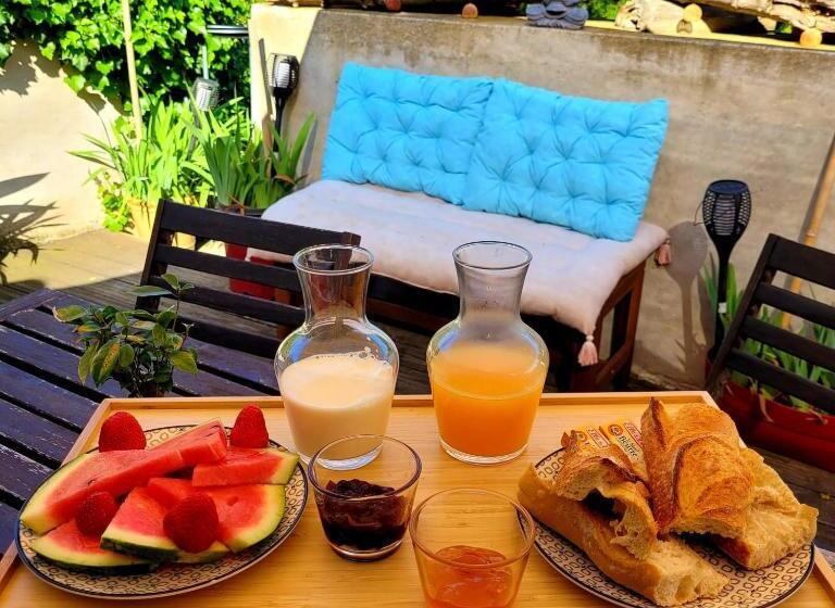 تختخواب و صبحانه Ambition Bien Etre Adulte Only