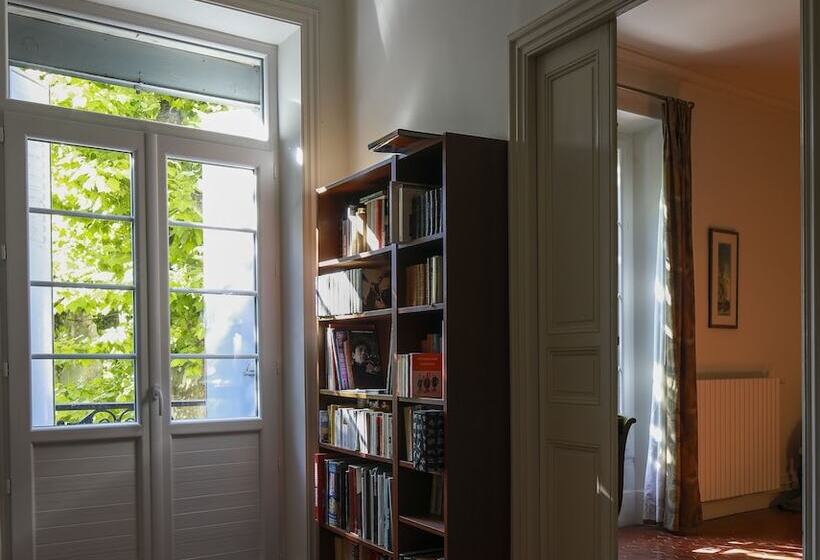 مبيت وإفطار Le 37 Malaucene