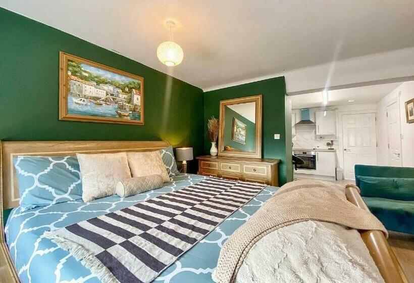 House 1905 Self Catering Serviced Apartment