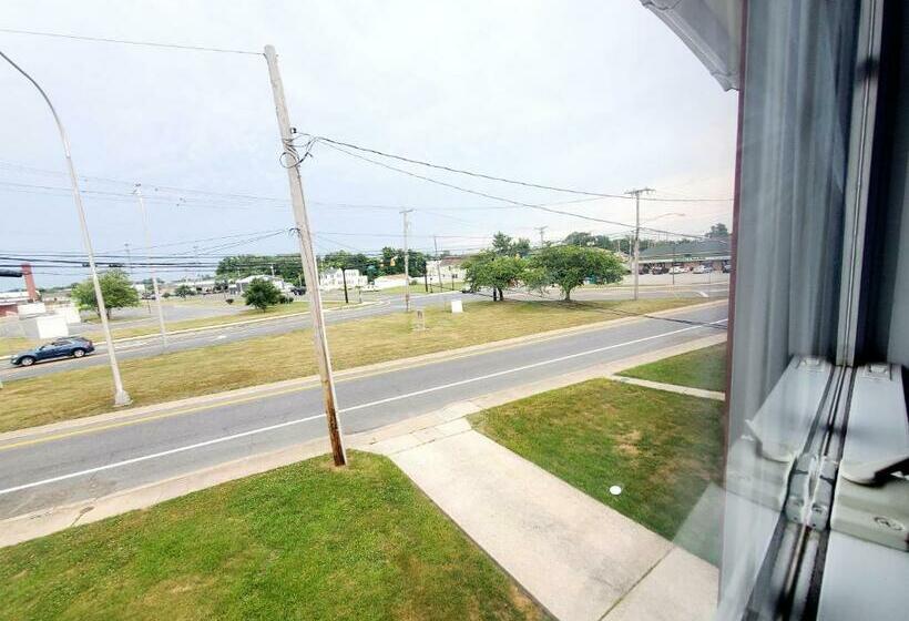 بنسيون Room In Cabin   Camping Cabin With Sauna Access 1st Fl