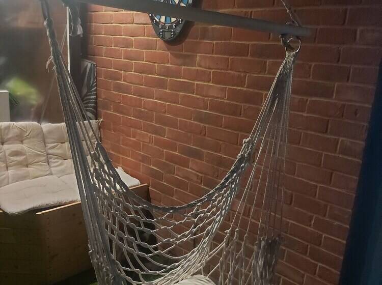 Charming 2 Bed Apartment In Eastleigh