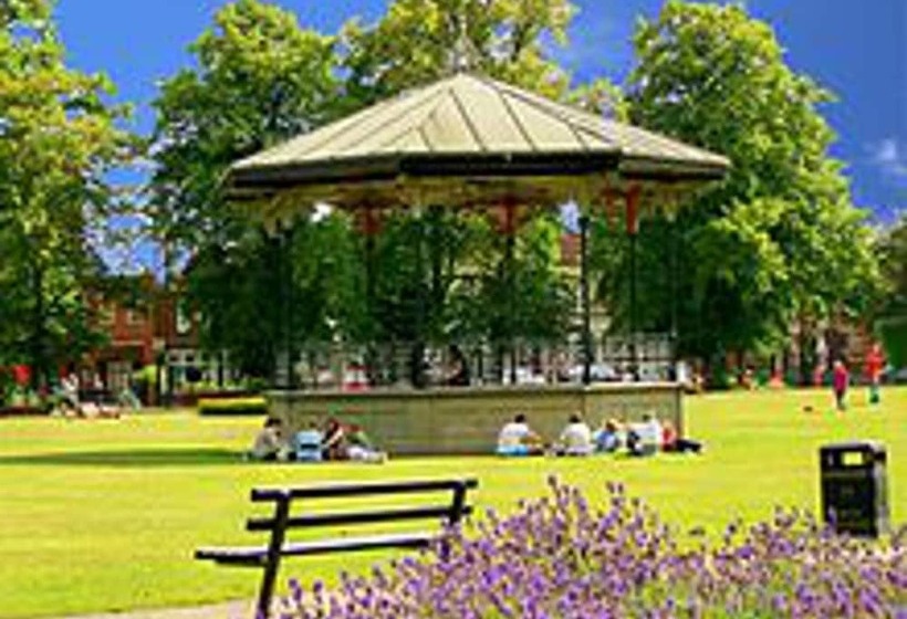 Charming 2 Bed Apartment In Eastleigh