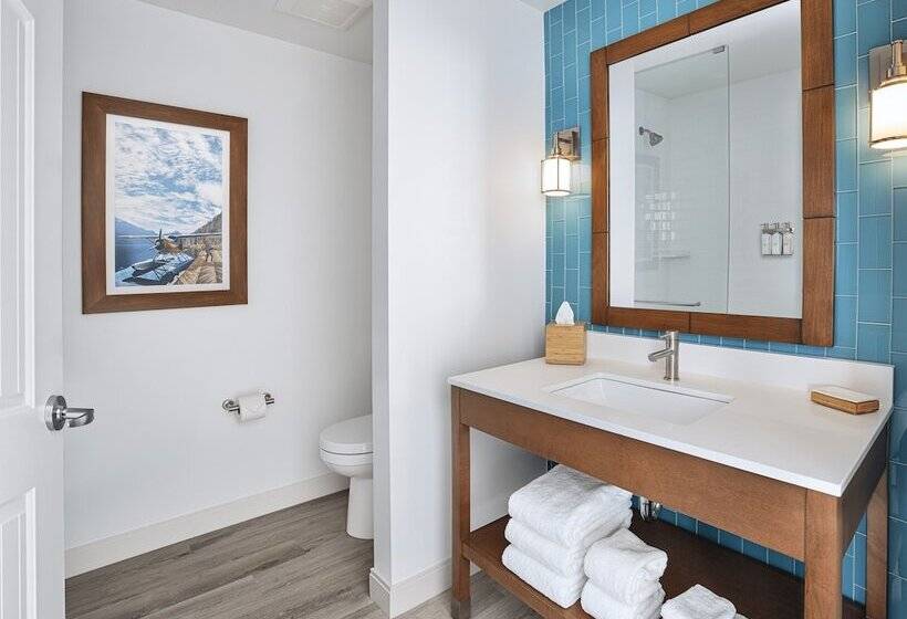 هتل Compass By Margaritaville Medford