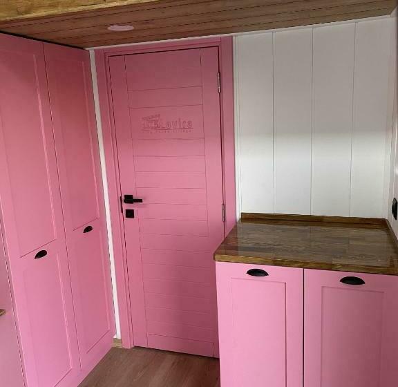 Отель Lavira Tiny House Village