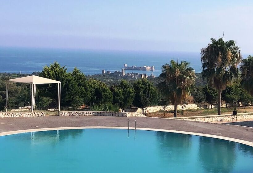 هتل Ramada Resort By Wyndham Kizkalesi