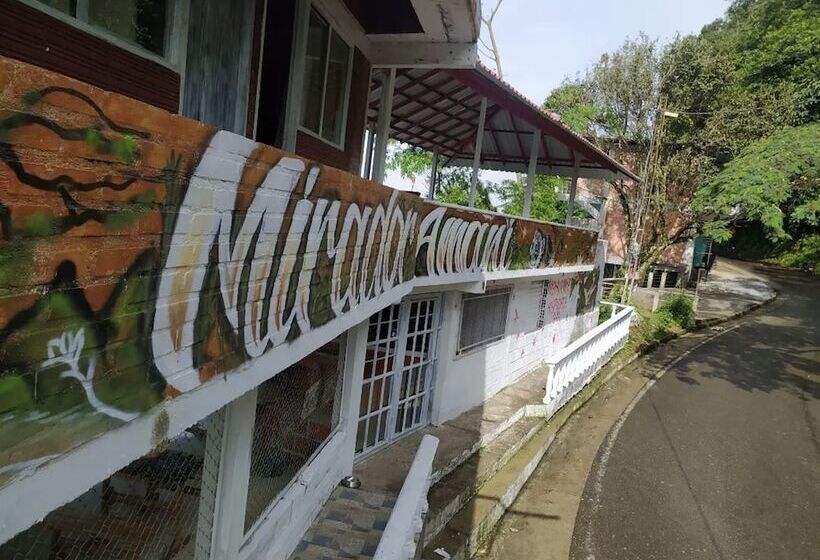 هاستل Mirador Amani