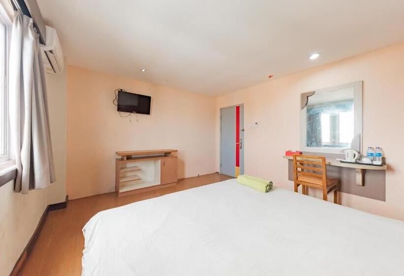 Urbanview Hotel Onyx Ketapang By Reddoorz